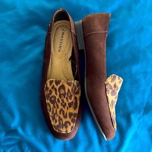 Size 7 loafer brown with cheetah print accent